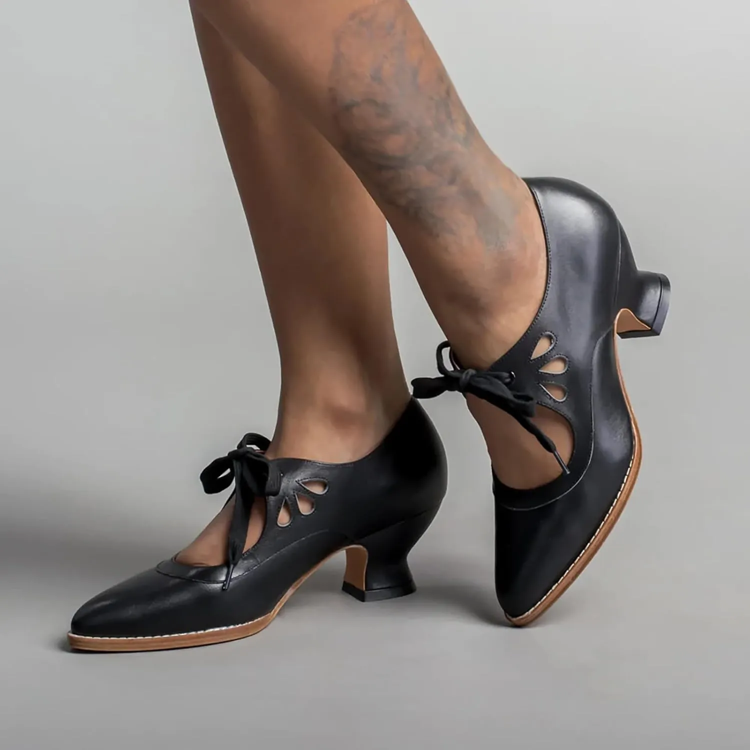 1920S Shoe for Women Vintage Mary Janes Lace Up Bridal Shoes Closed Toe Dress Shoe Chunky Heel Pumps Wedding Shoes