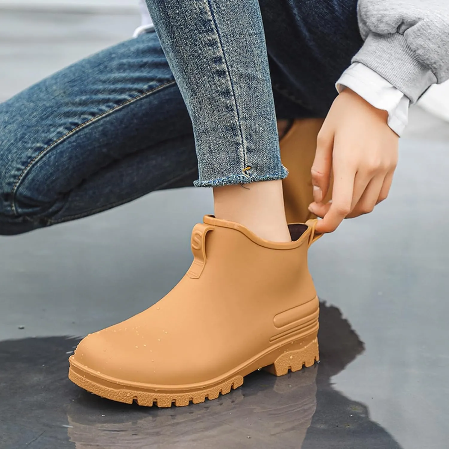 Couple Rain Shoes Outside Wear Versatile Water Shoes Thick Bottom Comfortable Non Slip Kitchen Rubber Shoes Men and Women Rain Boots for Women with Chickens