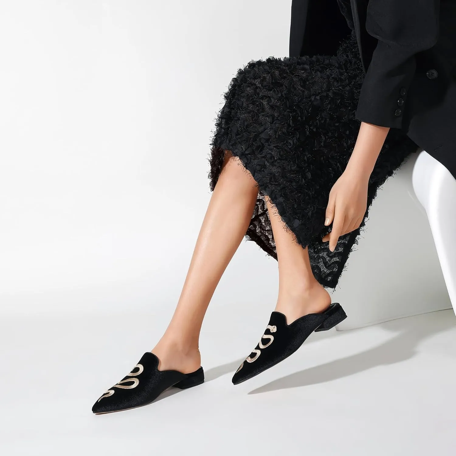 Embroidered Mules for Women Pointed Toe Backless Velvet Flats with Snake Pattern