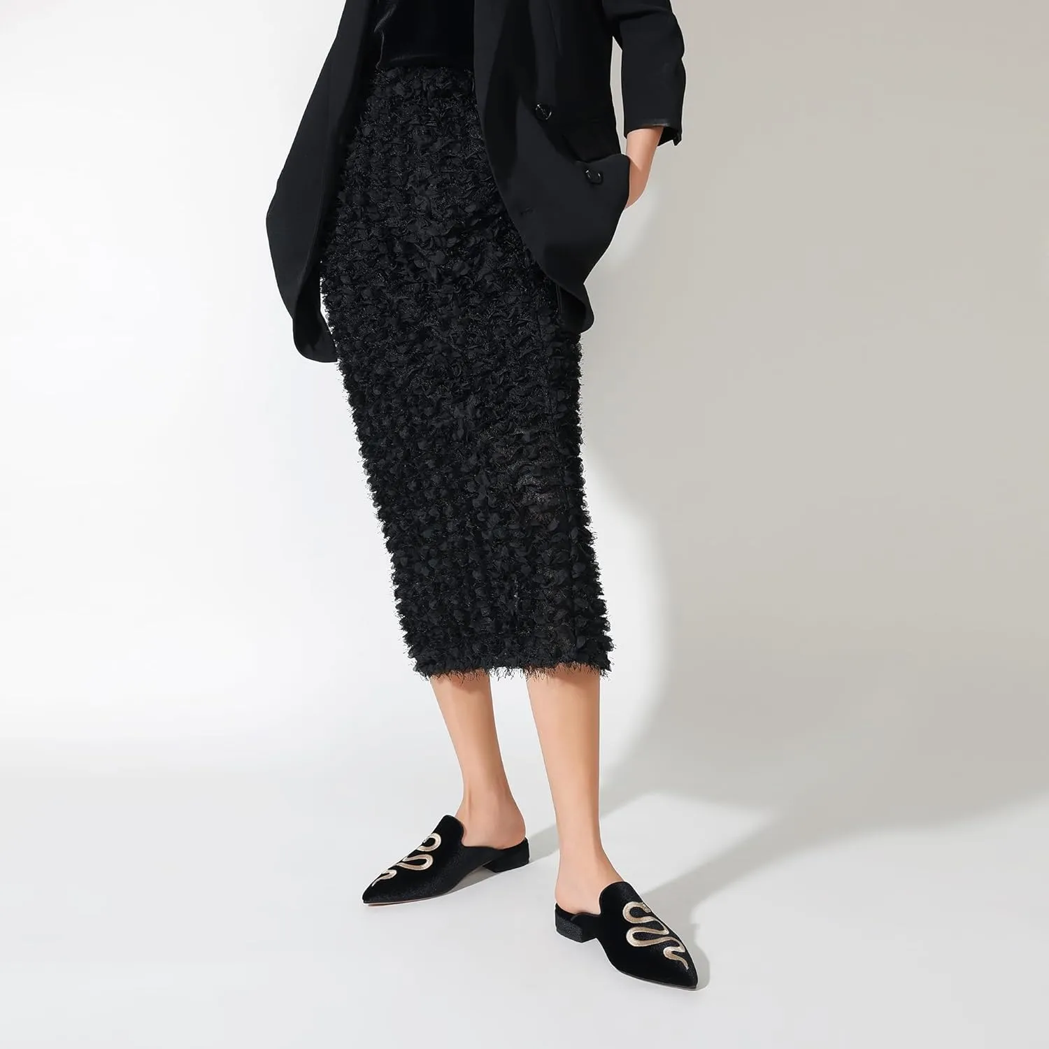 Embroidered Mules for Women Pointed Toe Backless Velvet Flats with Snake Pattern