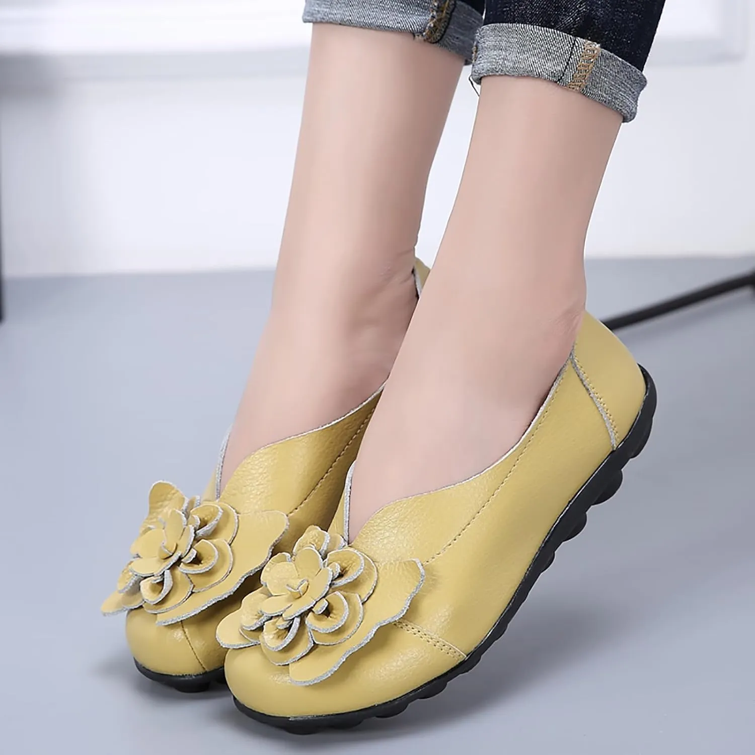 Flat Loafers for Women Comfortable Slip on Round Toe Slingback Soft Soles Moccasins with Flowers Walking Casual Dressy Lightweight Flat Shoes Nurse Driving Work Shoes Breathable Fashion Footwear