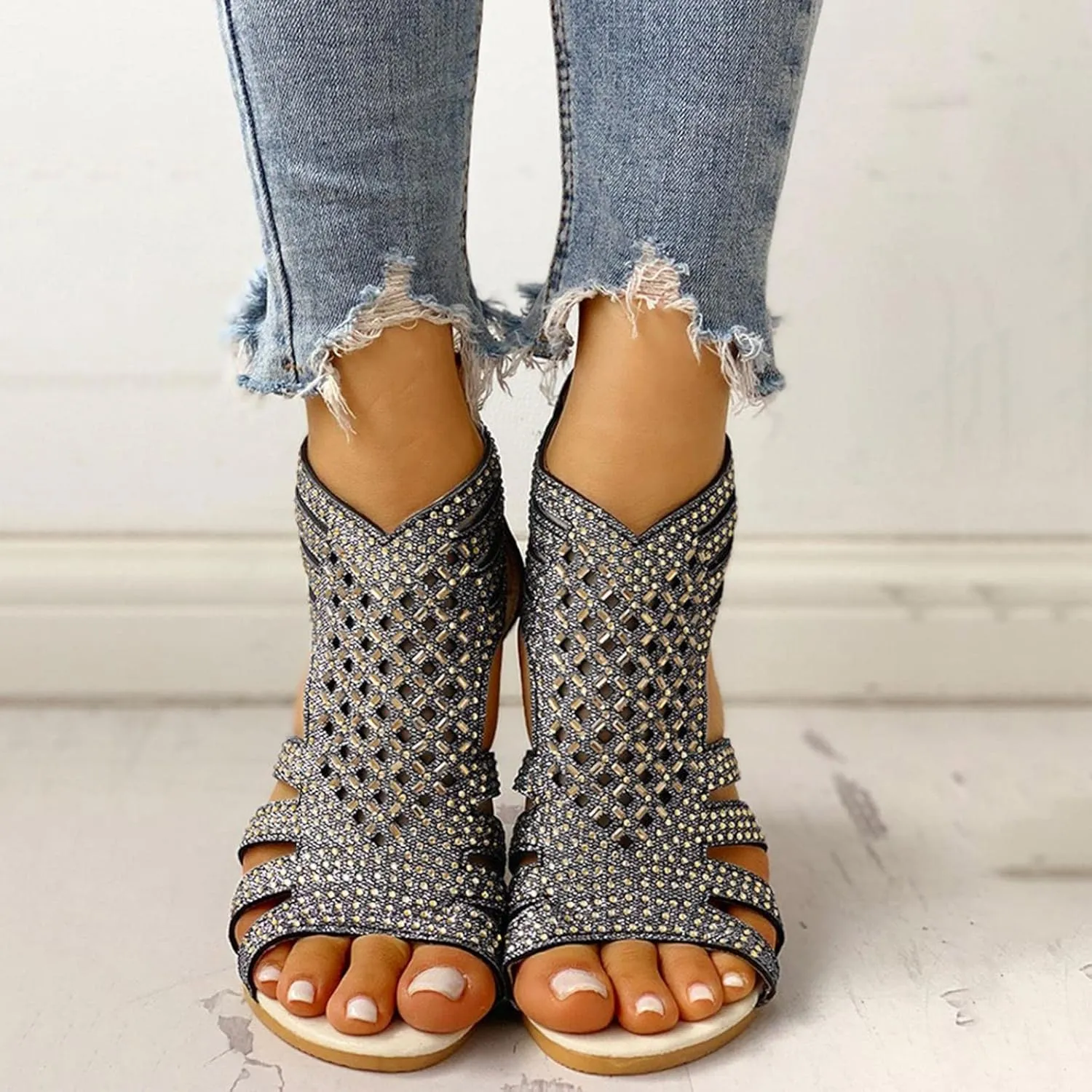 Hbeylia Flat Sandals for Women,Rhinestones Hollow Out Peep Toe Cross Strap Sandals for Womens Glitter Zipper Roman Gladiator Sandals Shoes Summer Casual Daily Sandals