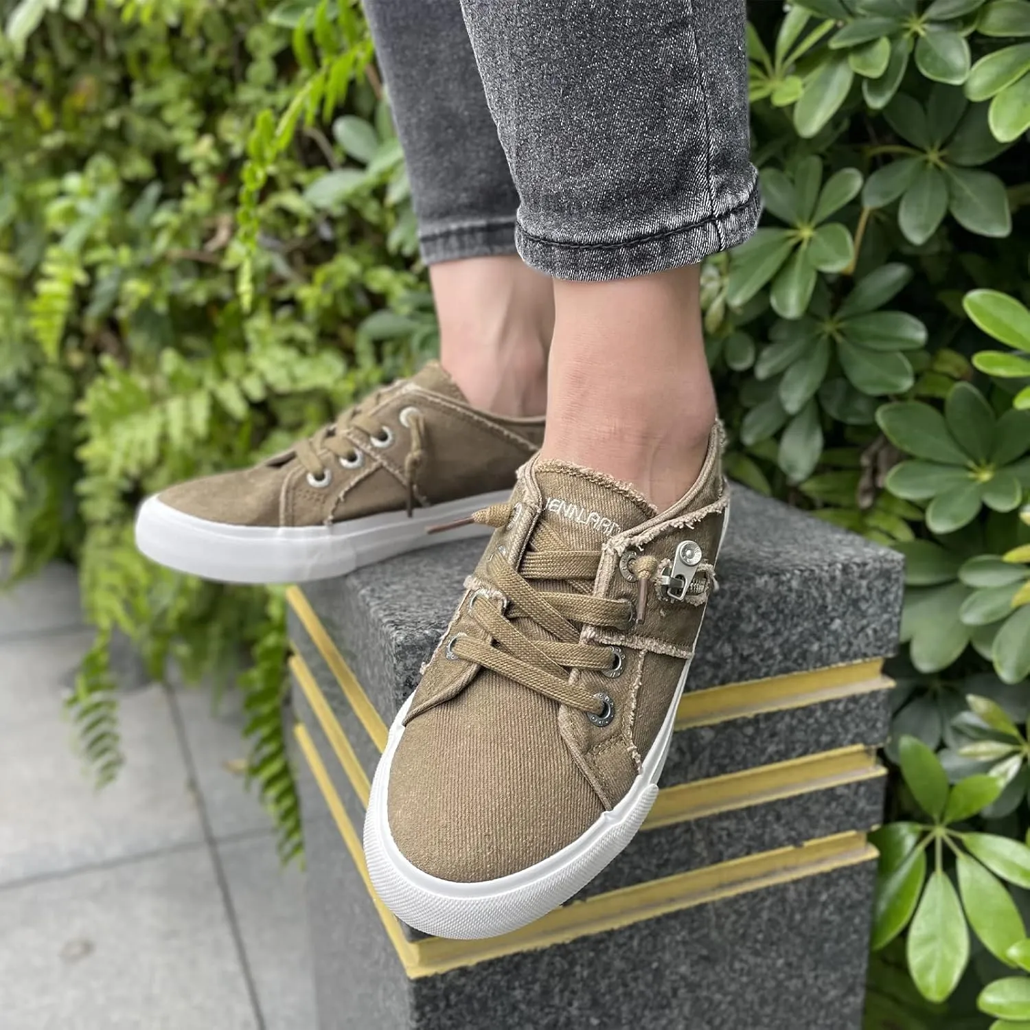 JENN ARDOR Women's Fashion Slip on Sneakers Tennis Shoes Non Slip Casual Canvas Shoes for Women Comfortable Walking Shoes Low Top Sneakers Flats with Zipper