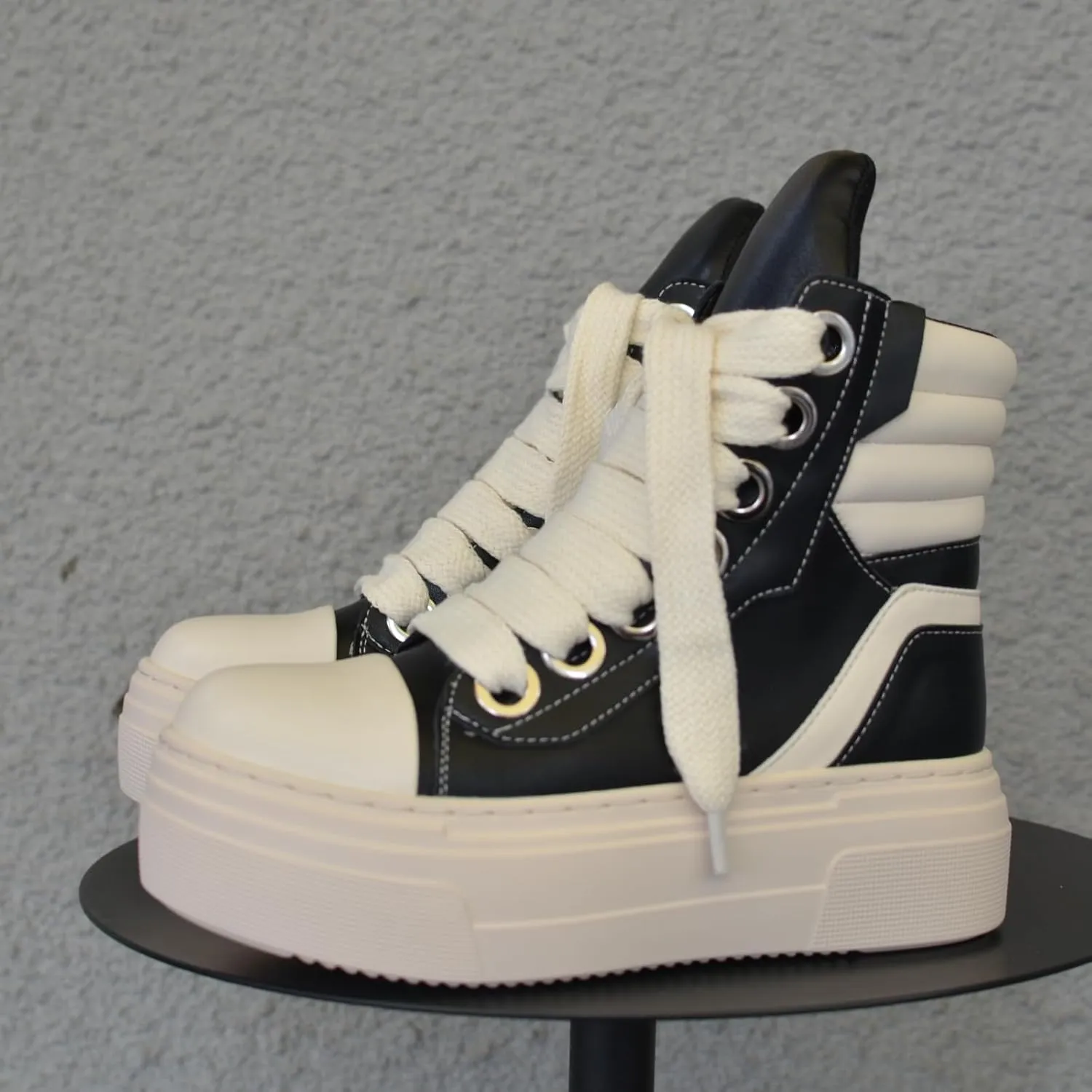 Retro Fashionable High-top Women Sneakers Shoes Thick Sole with Zipper Soft Leather Vintage Outdoor Sneakers