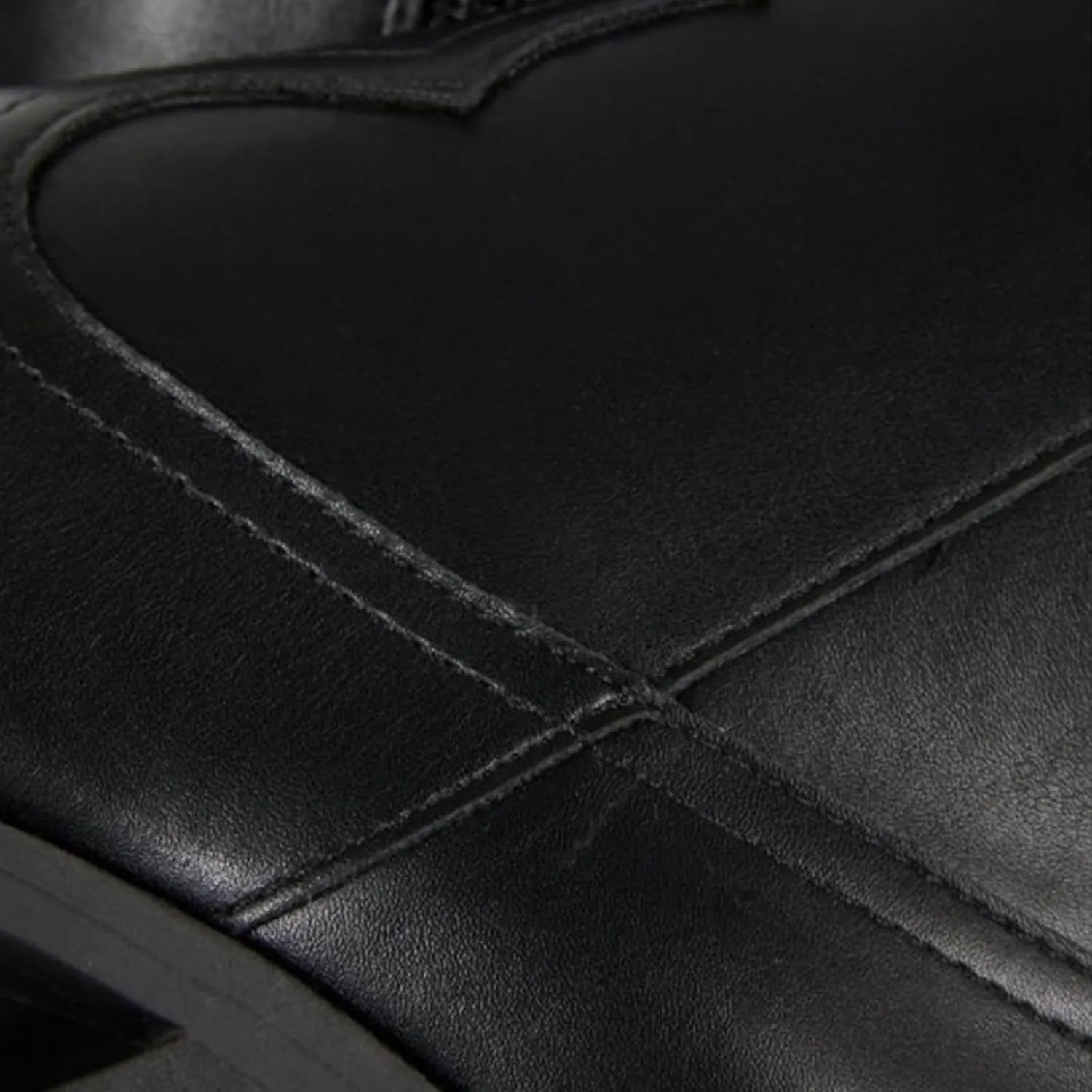 Sharp Pointed Thick Heeled Cowhide Short Boots,Classic Black Short Boots,Essential Boots for Autumn and Winter,Leisure and Workplace