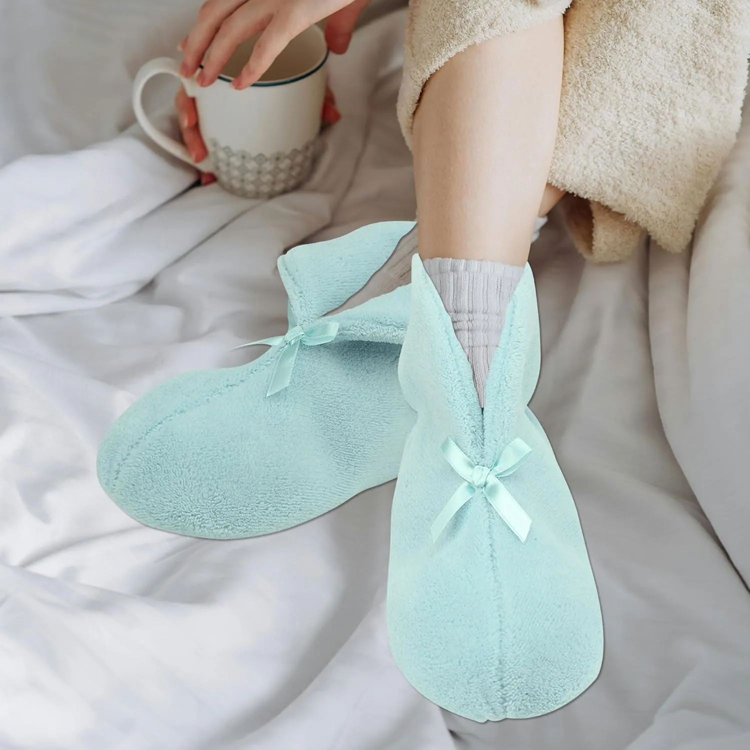 Slipper Boots for Women Non-Slip Warm Plush Lining House Shoes Coral Velvet Indoor Winter Bootie Slippers