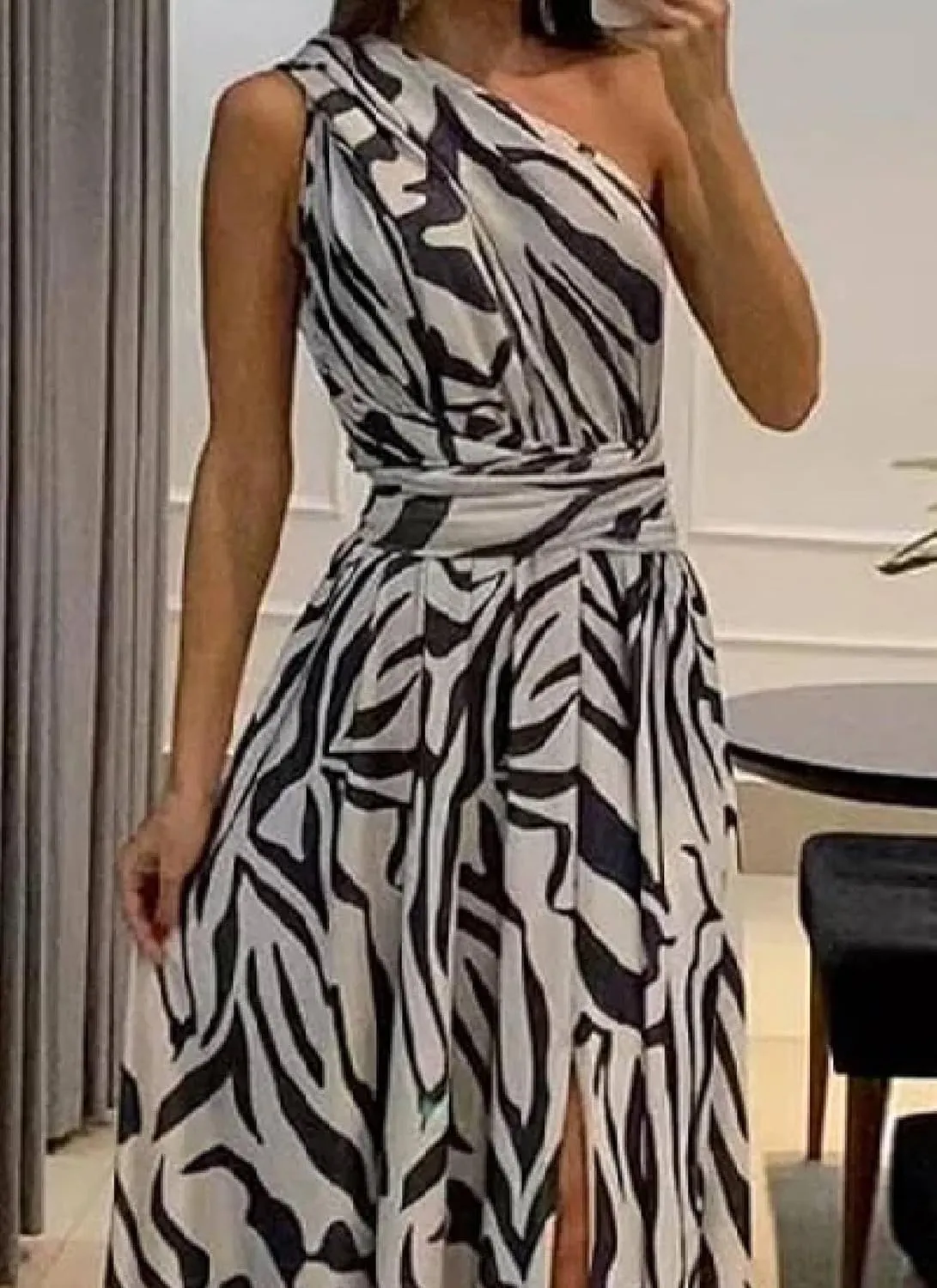 Women's 2025 Summer Striped Print One Shoulder High Waist Maxi Dress Fashion Casual Flowing Hem Side Slit Beach Dress