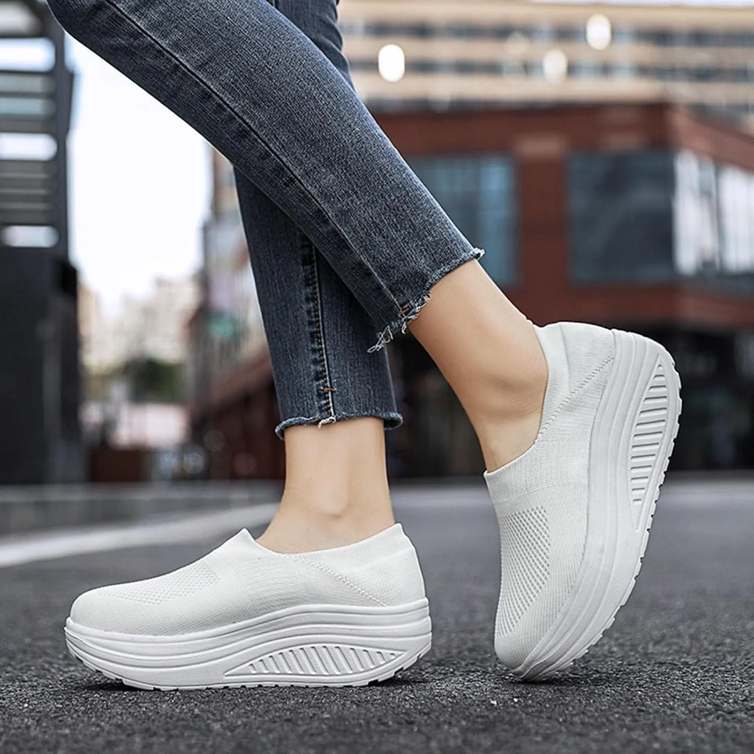 Women's Comfortable Thick Bottom Mesh Breathable Loafers Shoes Comfortable, Lightweight, Non-Slip Rocker Walking Shoes.