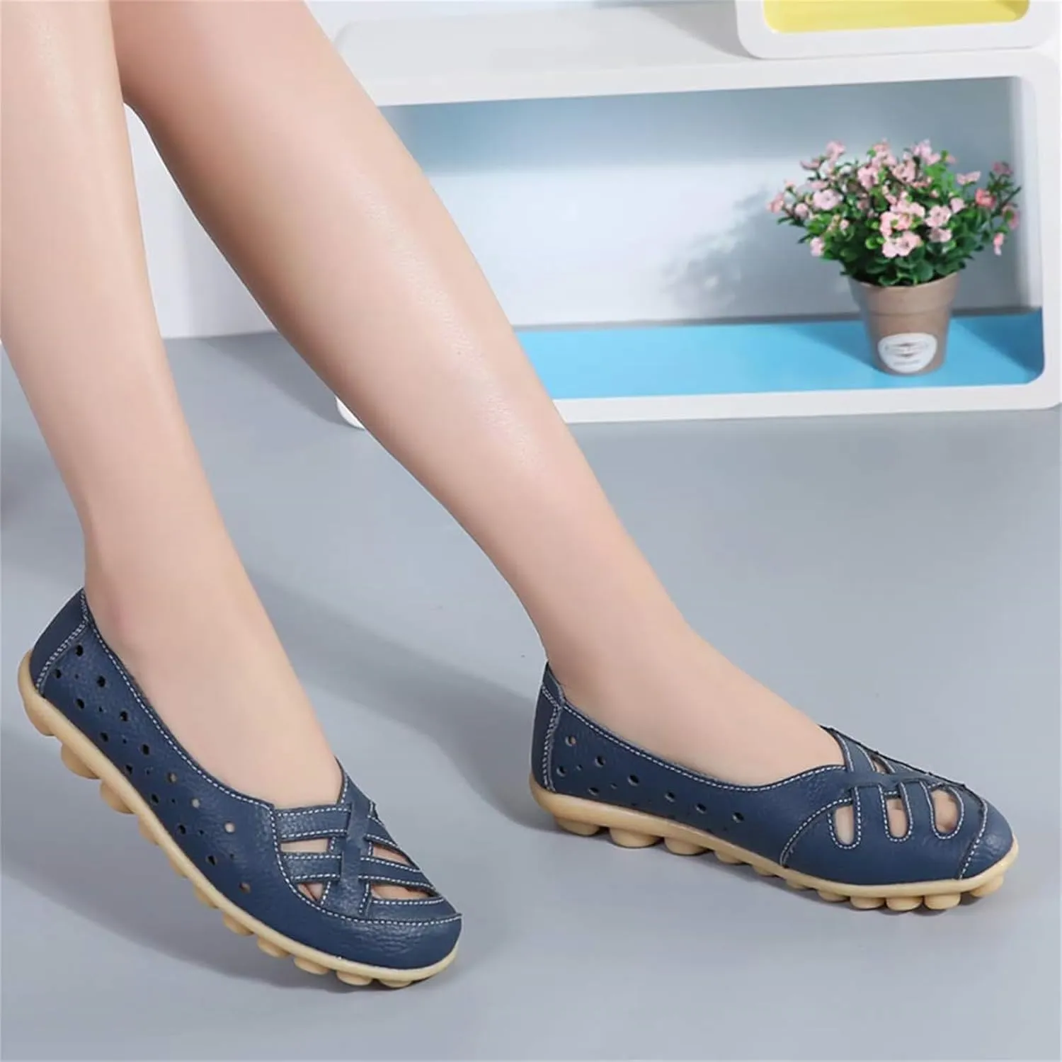 Womens Loafers Comfortable Dressy Closed Toe Sandals Wide Width Flats Slip On Moccasins Casual Driving Shoes Summer Comfort Walking Shoes Breathable Work Dressy Shoe Trending Sandals for Women
